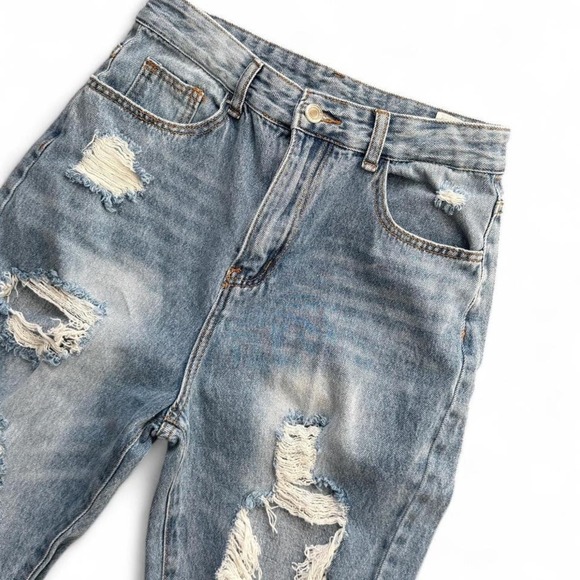 SHEIN – Distressed High Rise Mom Jeans – Women's Size 6 / M – Light Wash Denim - Picture 2 of 5